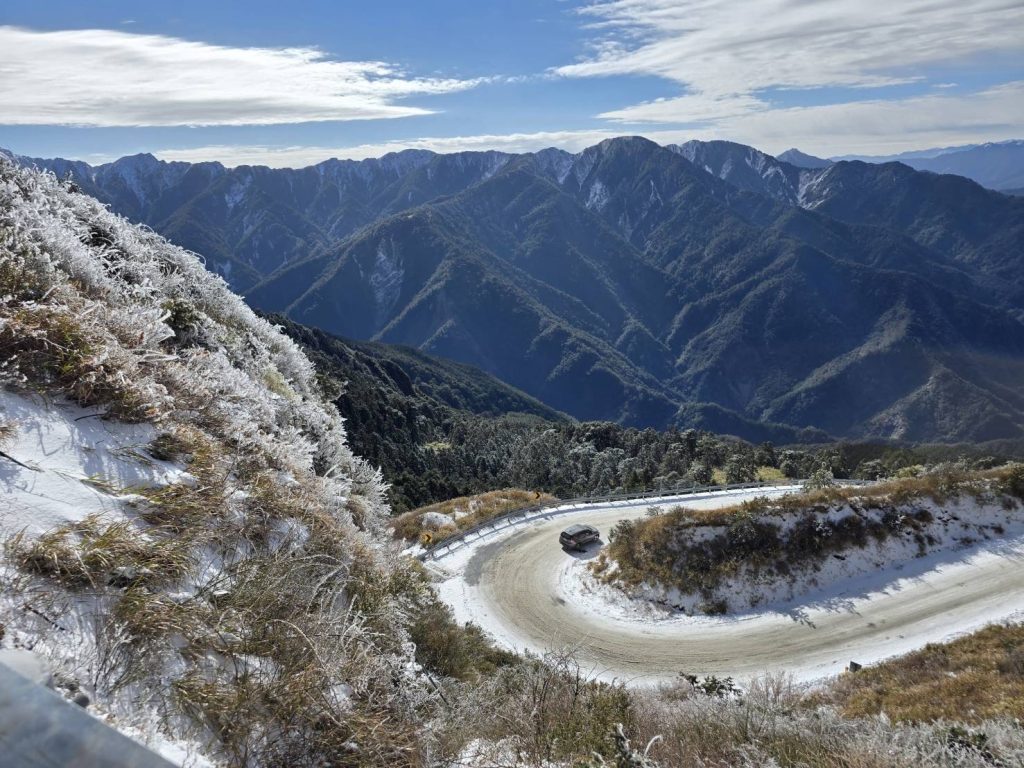 合歡山追雪風景實拍｜清境藍天花園民宿