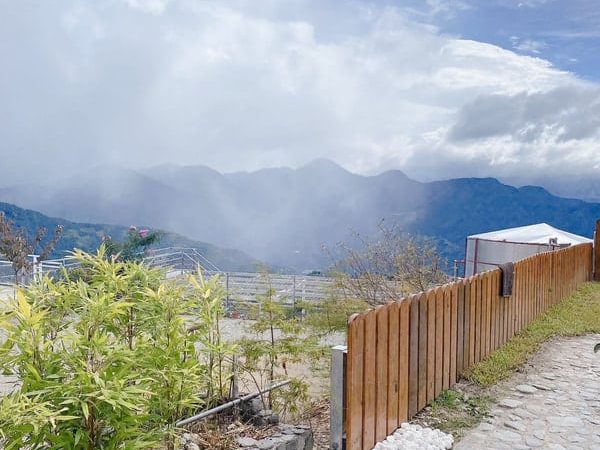 藍天花園八人房外山景照｜清境民宿推薦